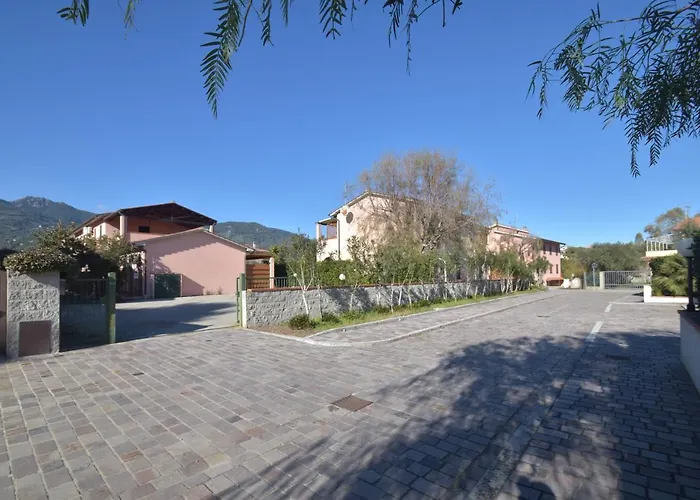 Eden - Clima, Spazio Esterno Privato E Parcheggio Coperto מרינה די קמפו