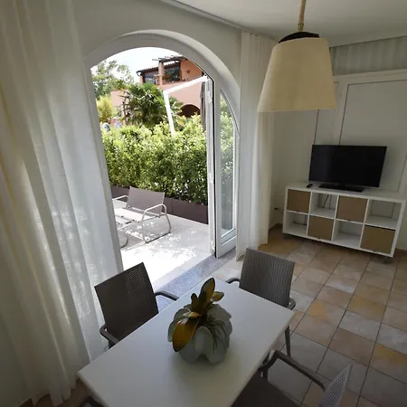 Apartment Villaggio Eden - Clima, Parcheggio E Spazio Esterno Privato *