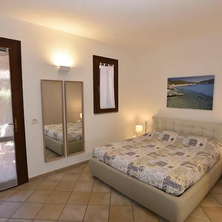Apartment Eden - Clima, Spazio Esterno Privato E Parcheggio Coperto Marina di Campo